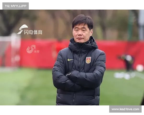 李霄鹏祝贺蓉城亚冠出色表现 明天全力以赴为中心争光 李霄鹏祝贺蓉城亚冠出色表现 明天全力以赴为中心争光